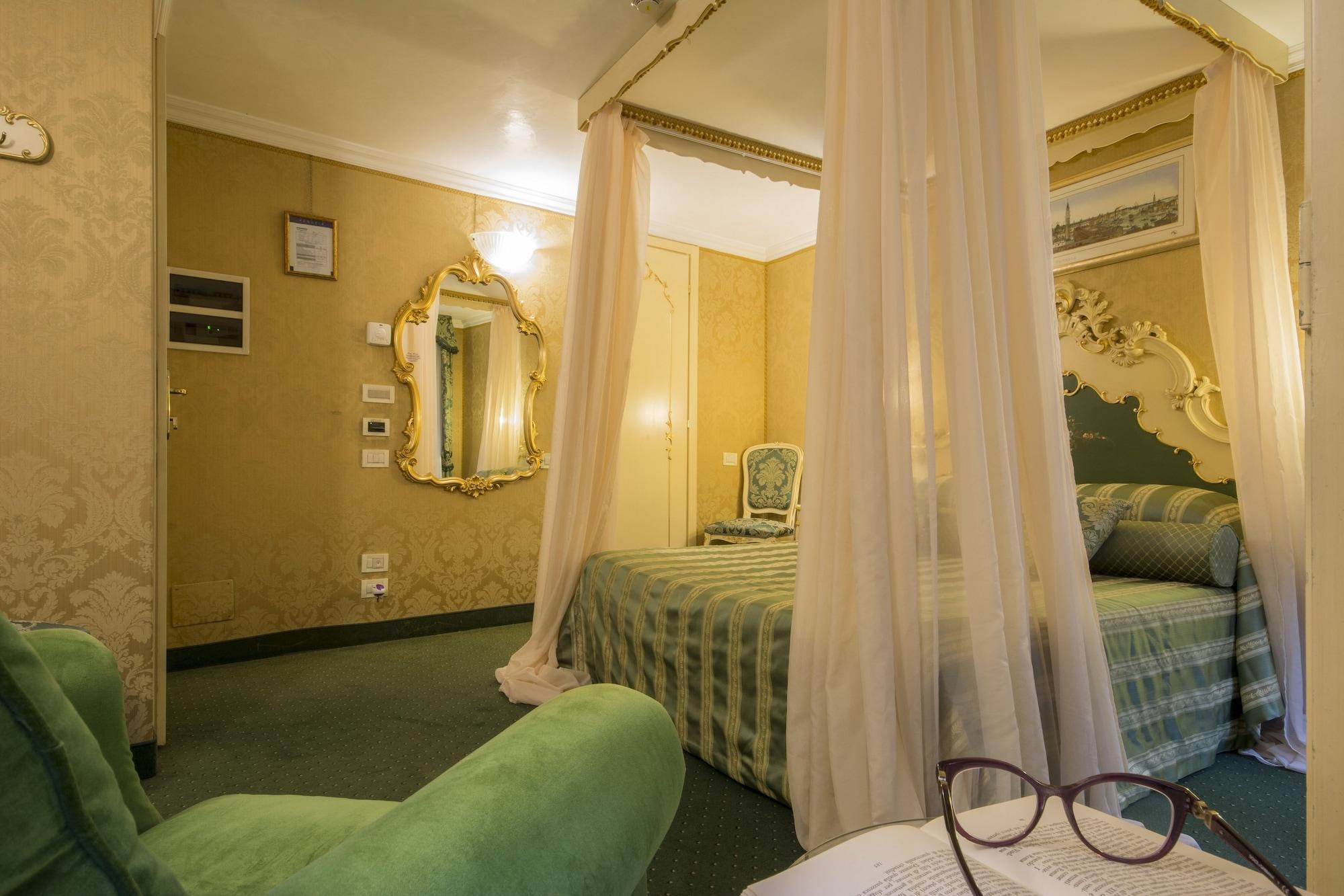 Hotel Becher Venecia Exterior foto