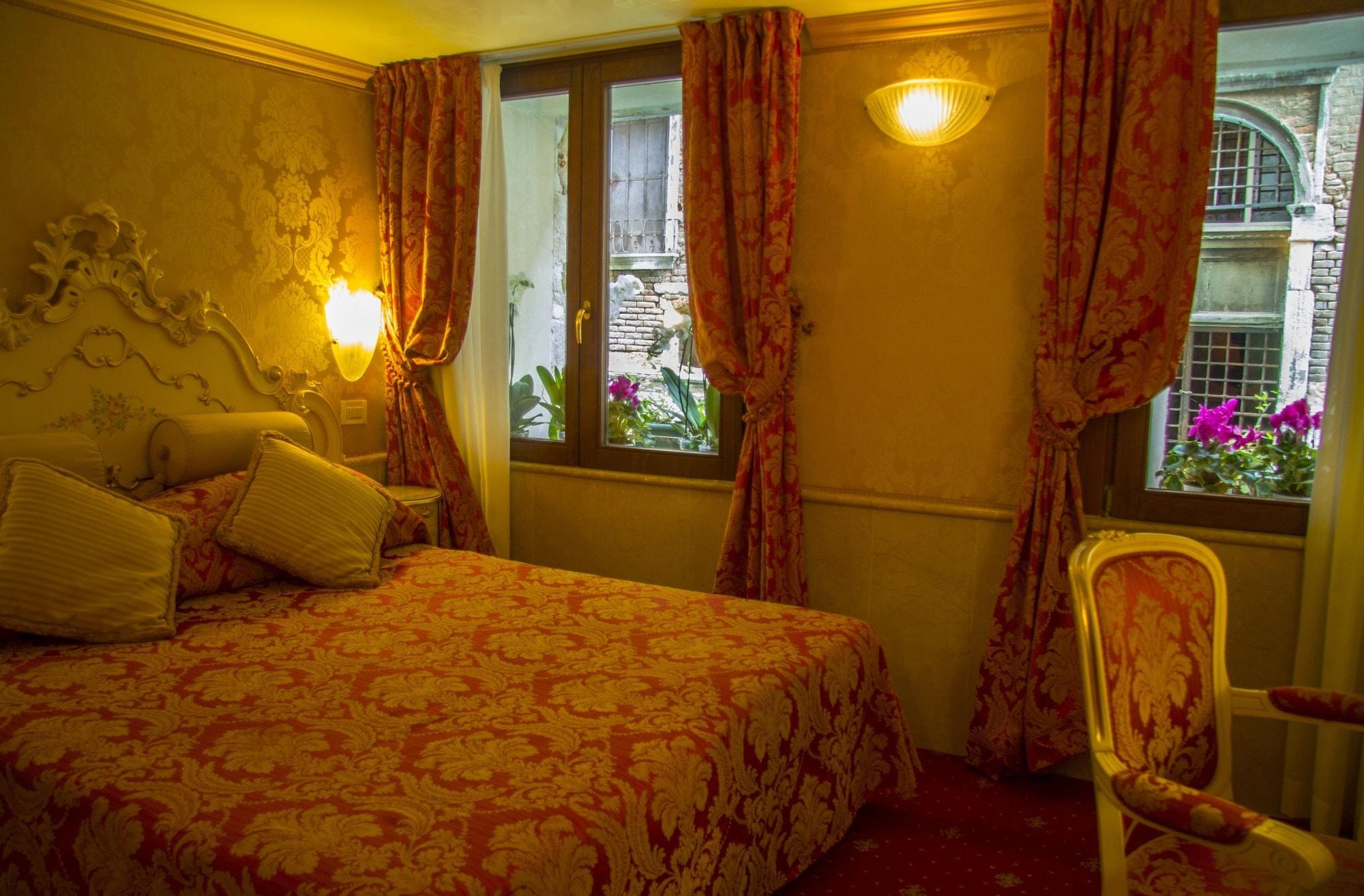 Hotel Becher Venecia Exterior foto