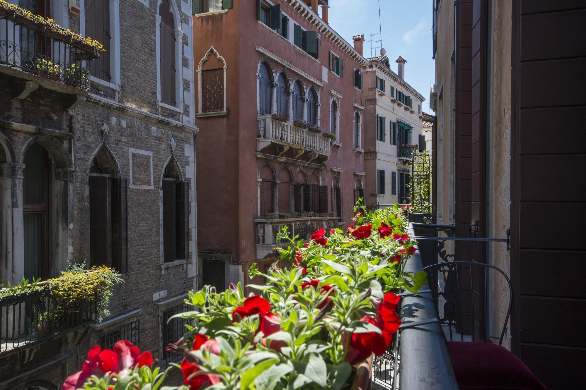 Hotel Becher Venecia Exterior foto