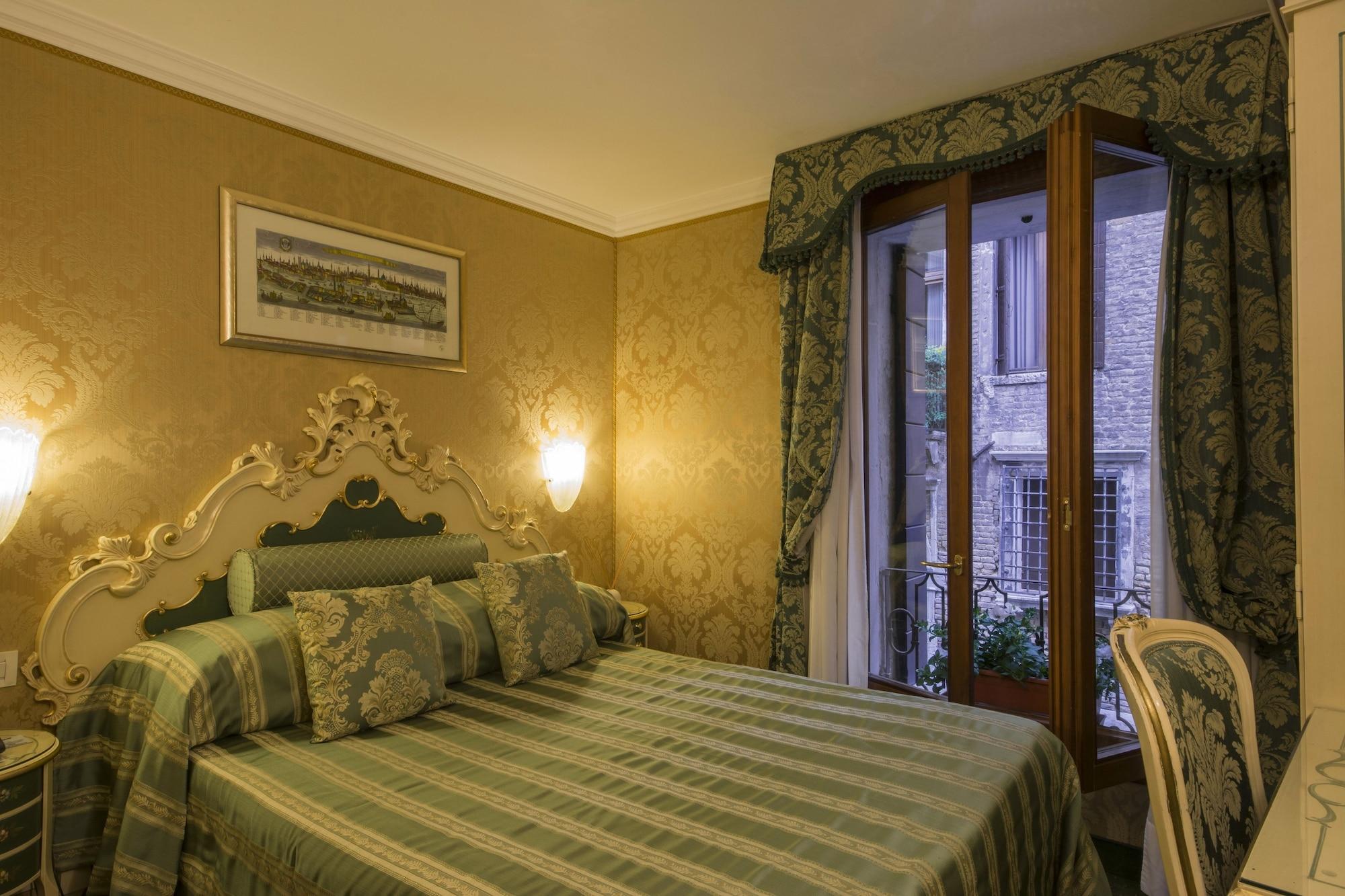 Hotel Becher Venecia Exterior foto