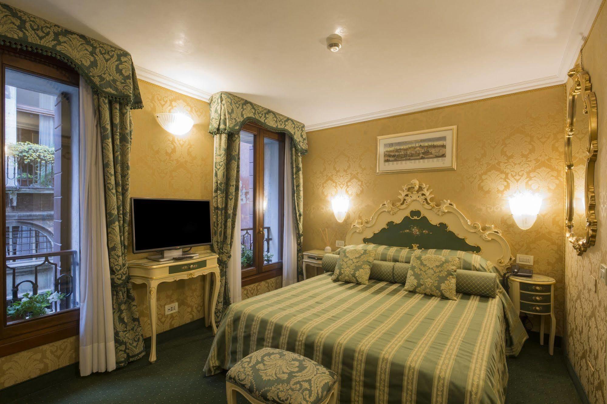 Hotel Becher Venecia Exterior foto